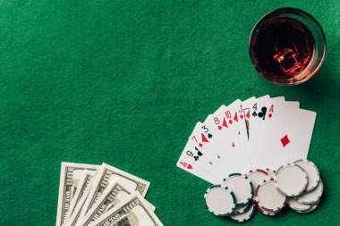 spinwin77 platform interface showing live casino tables and sportsbook on mobile